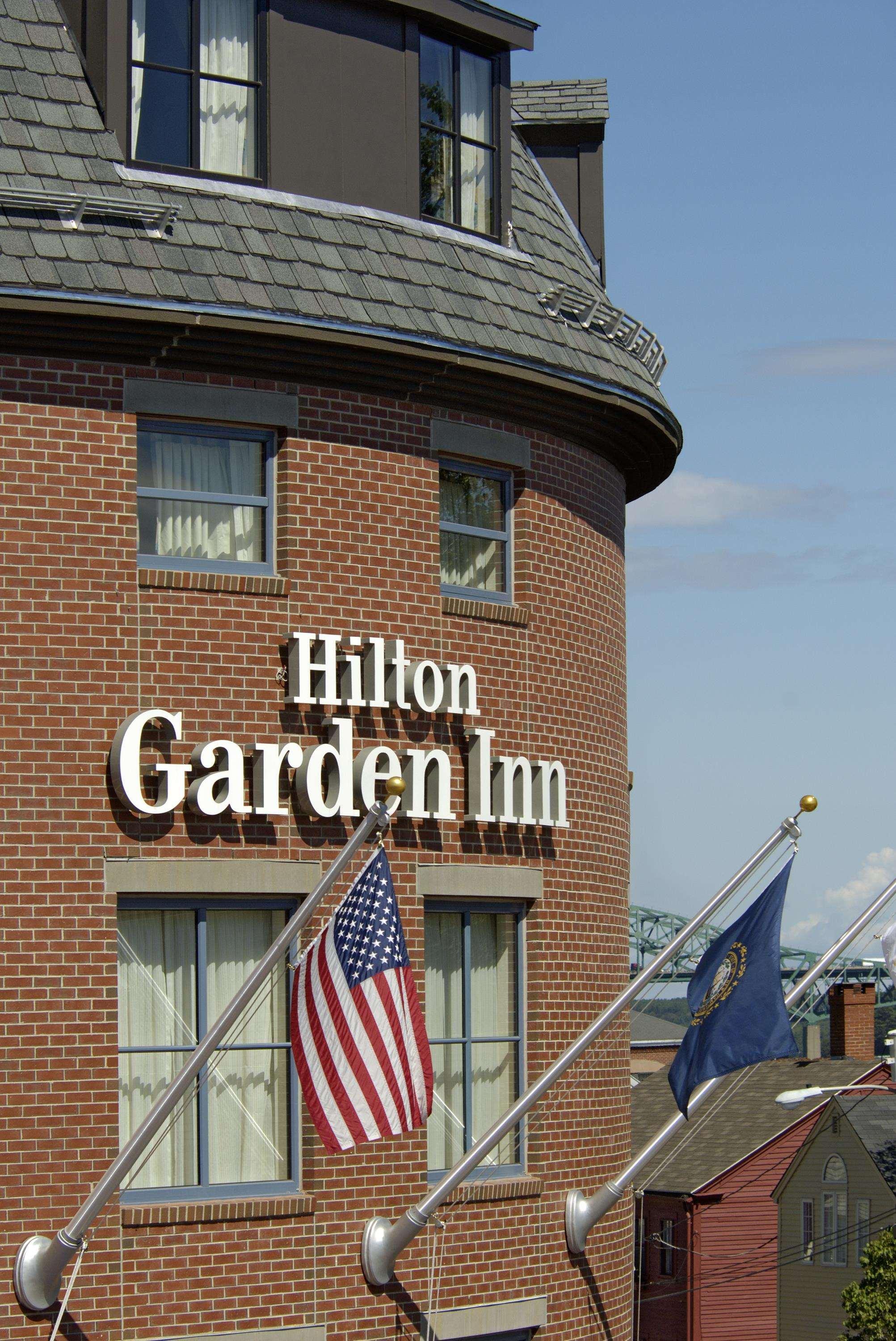 Hilton Garden Inn Portsmouth Downtown Exterior foto