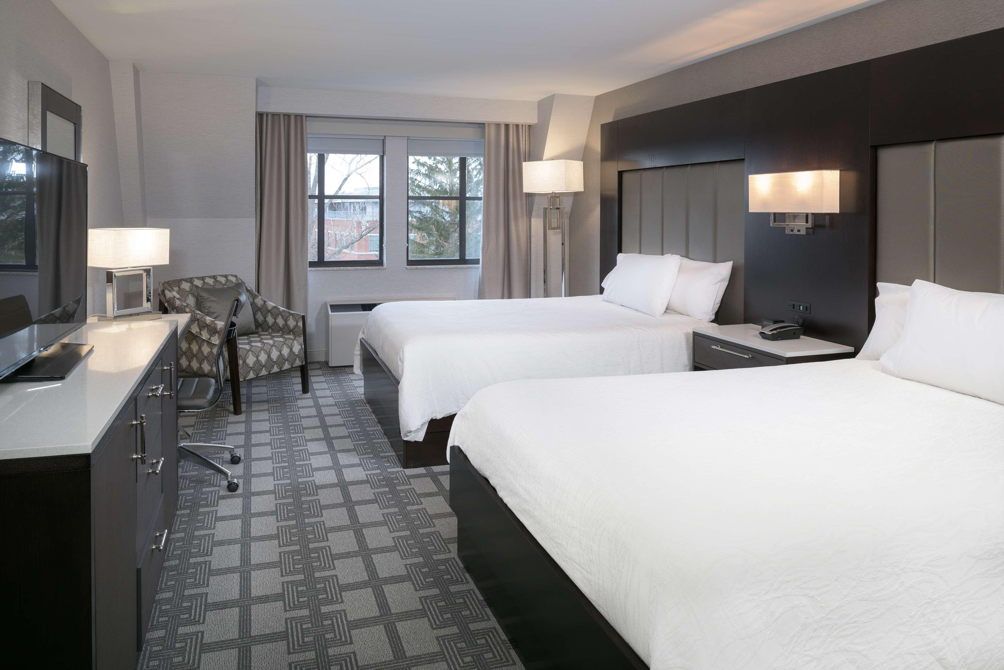 Hilton Garden Inn Portsmouth Downtown Exterior foto