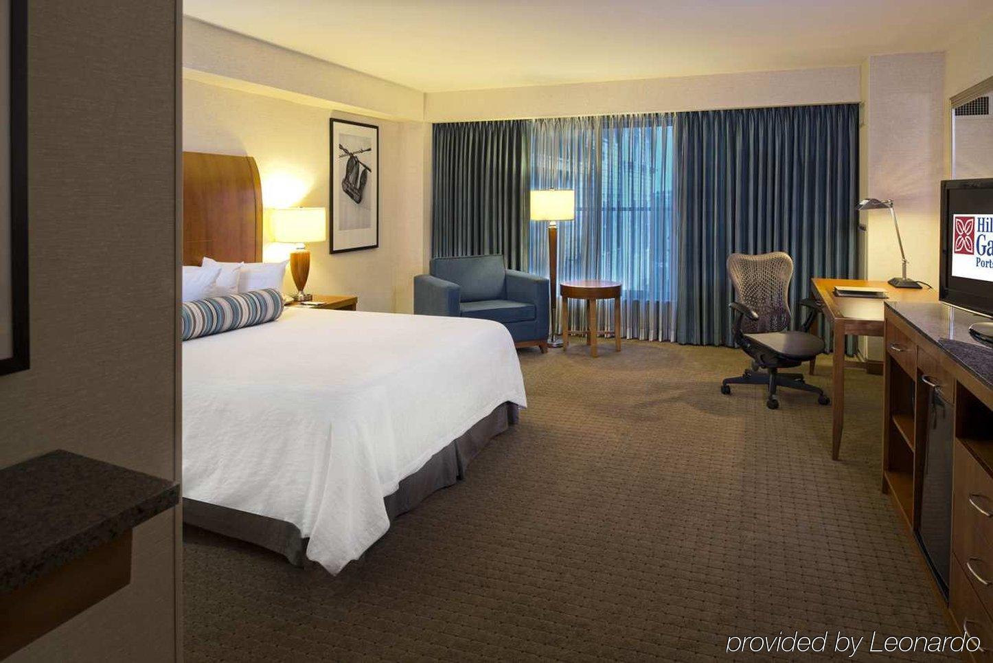 Hilton Garden Inn Portsmouth Downtown Exterior foto